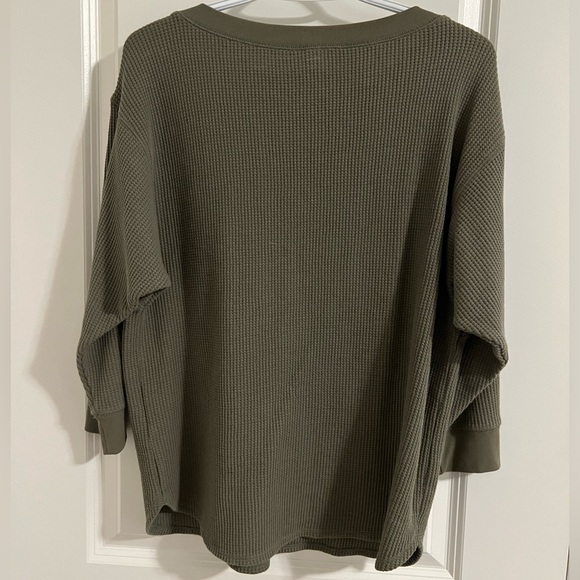 Uniqlo Waffle Top - Picture 3 of 3